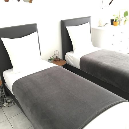 T2 Au Calme - Rond Point De Vannes น็องต์ ภายนอก รูปภาพ